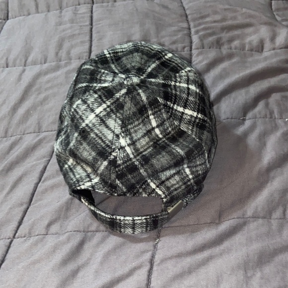 Plaid Black and Gray Men's Cap - Picture 2 of 3